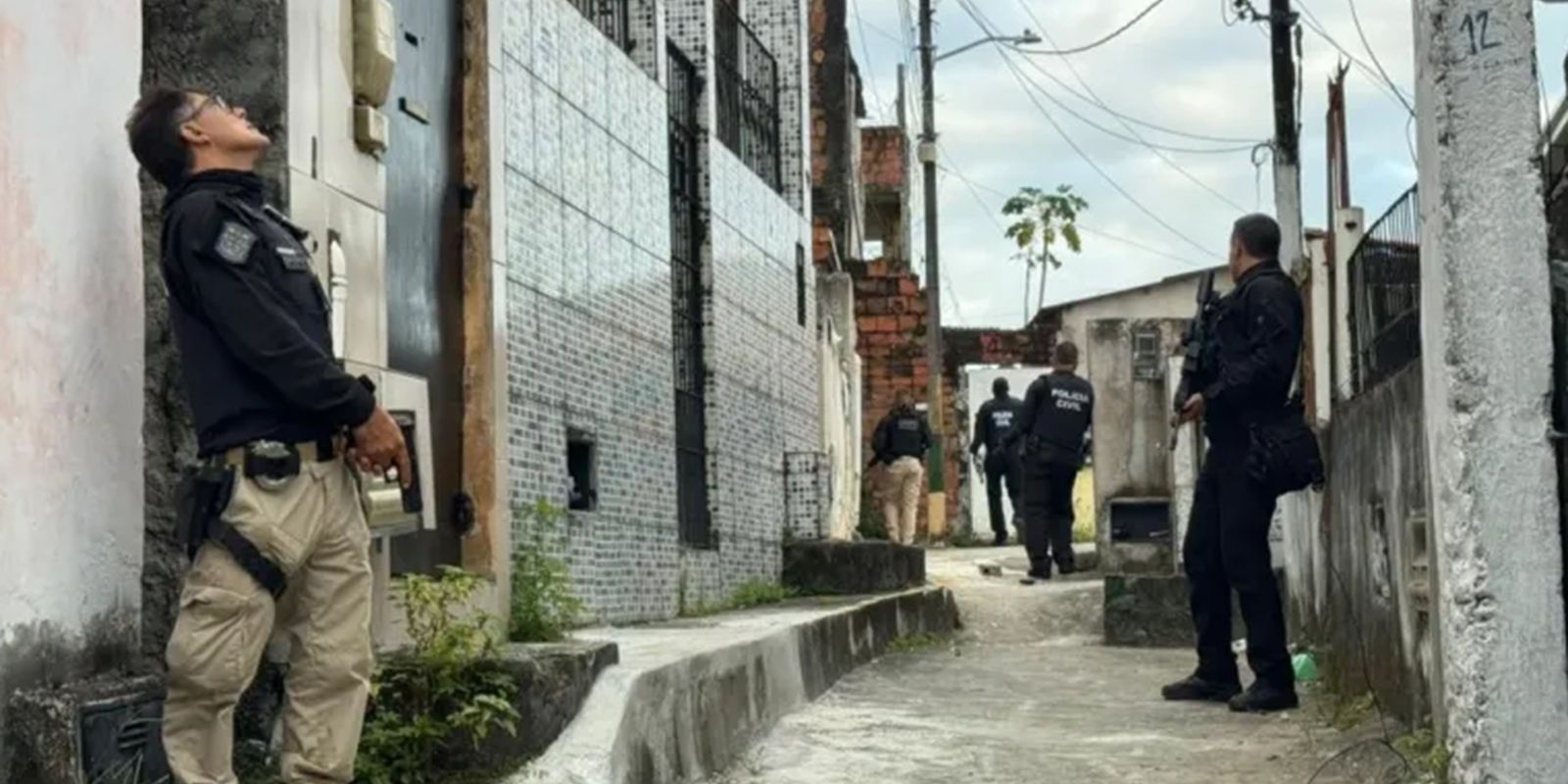 Ação contra o Comando Vermelho na Bahia prende 35; 1 pessoa foi morta