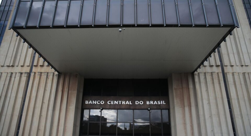 Banco Central oficializa liquidação da Master Corretora
