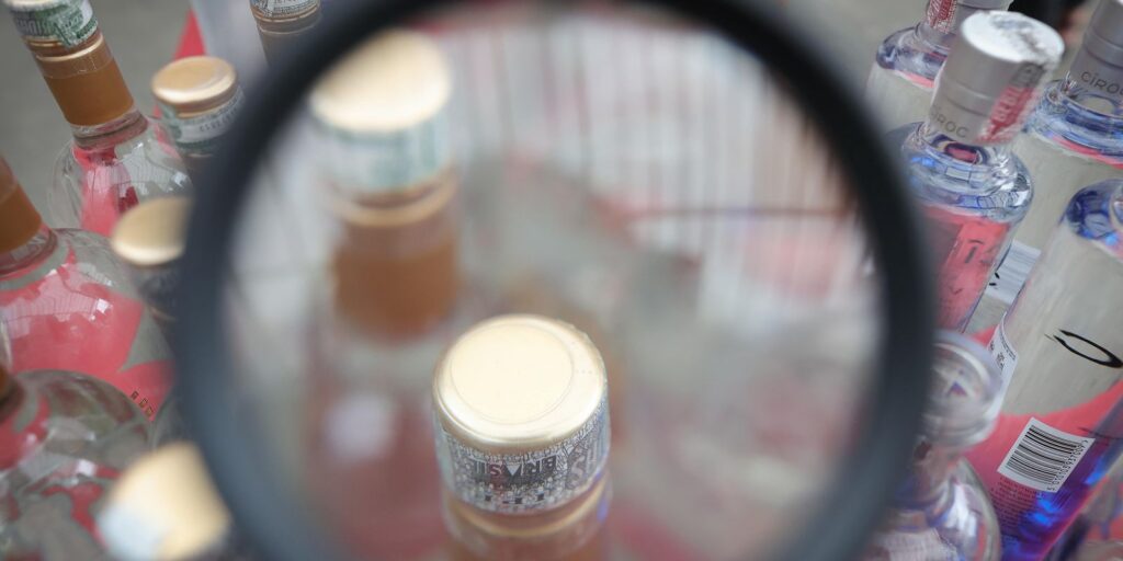 Brasil chega a 16 mortes confirmadas de intoxicação por metanol