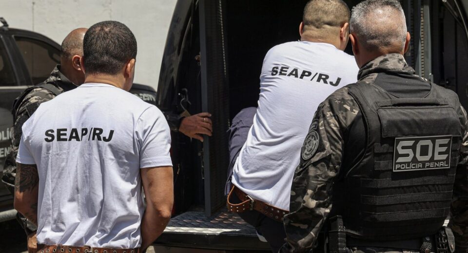 Chefes do Comando Vermelho são transferidos para presídios federais
