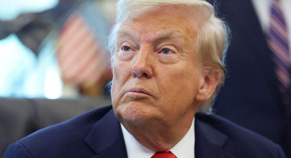 Trump diz em rede social que espaço aéreo da Venezuela está fechado