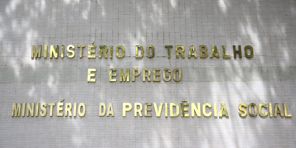 Prazo para contestar descontos indevidos do INSS ​termina dia 14