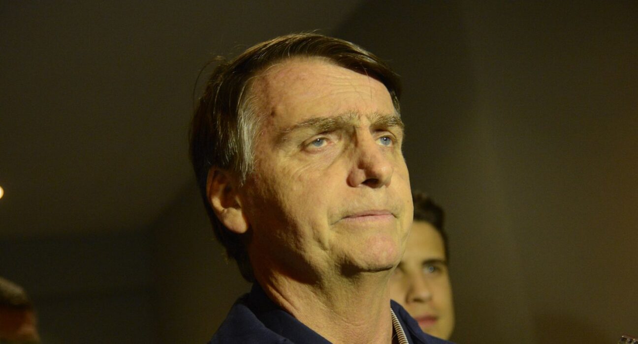 Defesa diz que Bolsonaro não usou celular durante visita de Nikolas