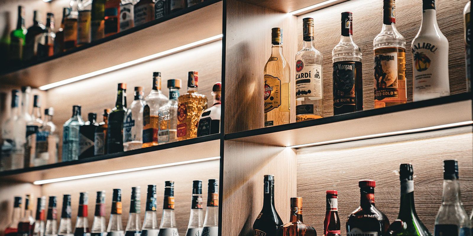 Polícia de SP faz operação contra comércio de bebidas adulteradas