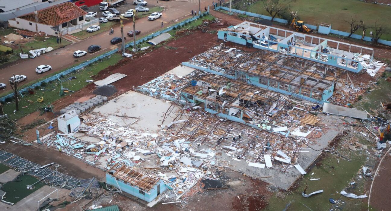 Número de feridos chega a 750 após passagem de tornado pelo Paraná