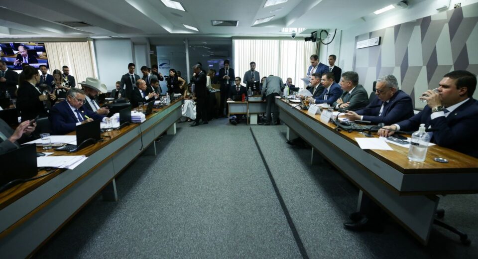 CPMI cancela sessão após investigados apresentarem atestado e HC