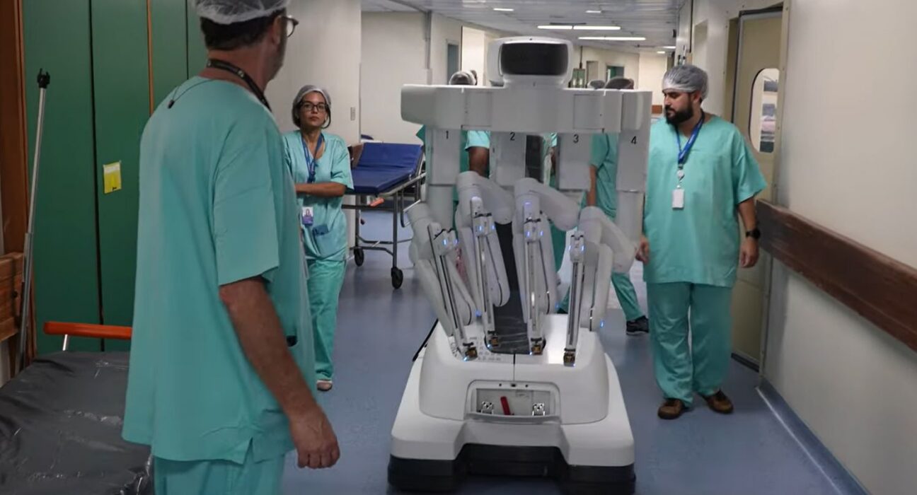 Inca ganha primeiro centro de treinamento em cirugia robótica do SUS