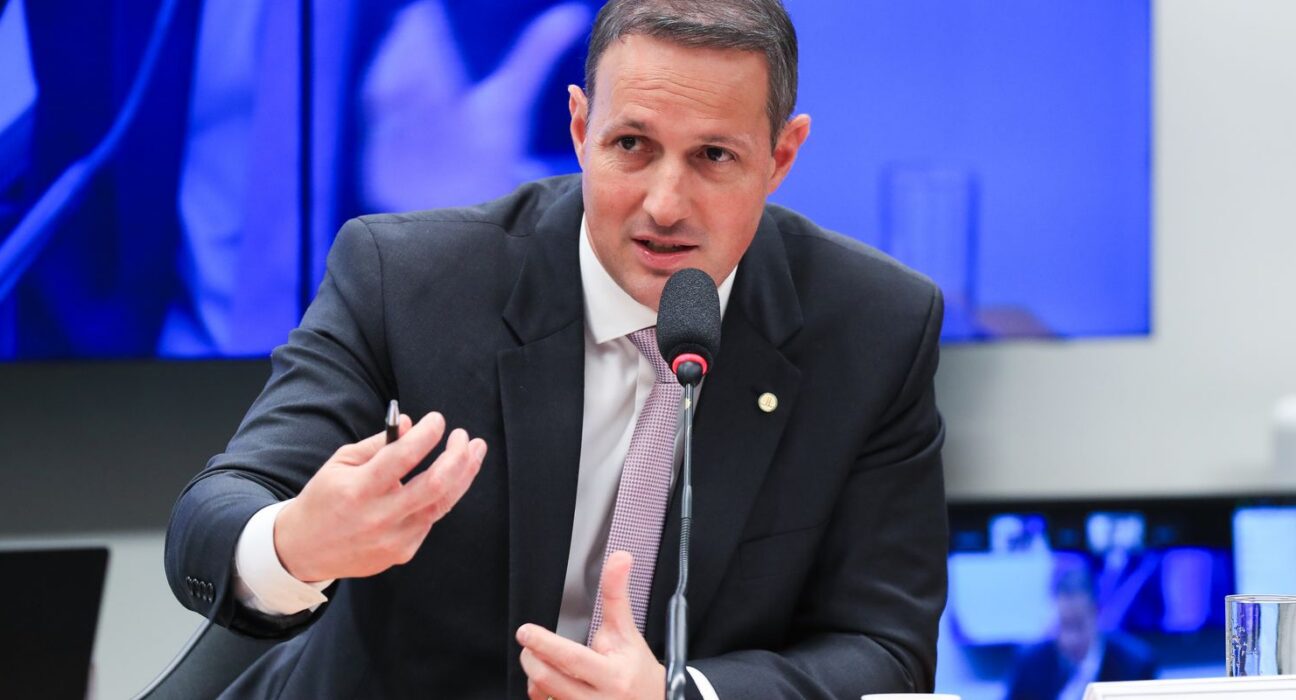 Derrite apresenta 5ª versão do PL Antifacção após críticas do governo