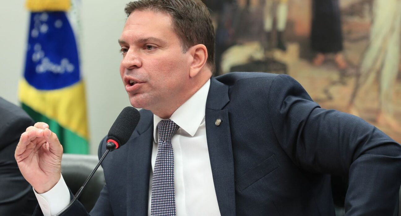 Moraes comunica Câmara sobre perda do mandato de Ramagem