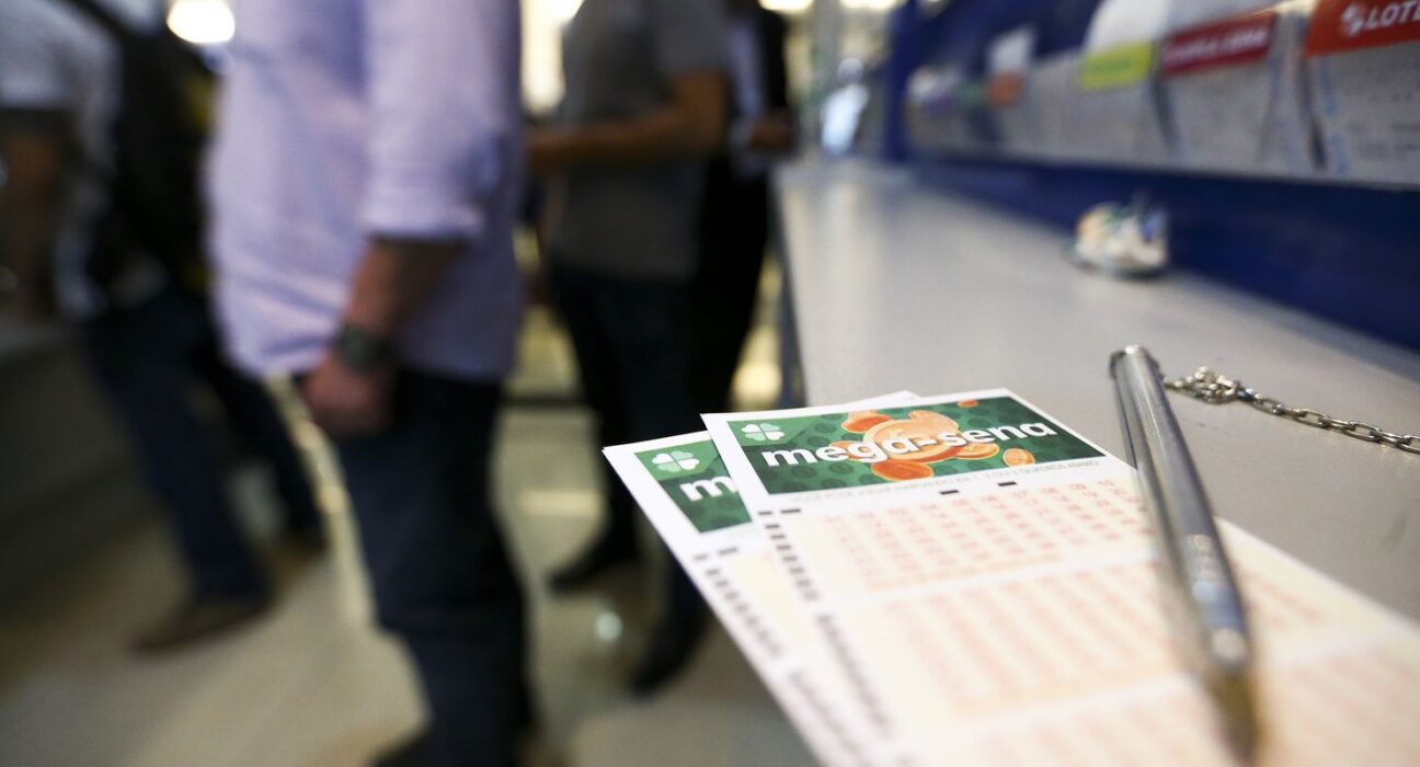 Mega-Sena acumula novamente e prêmio principal vai para R$ 55 milhões