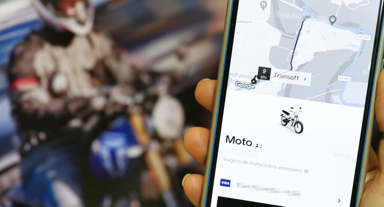 STF mantém suspensão de lei que regulamenta mototáxi em SP