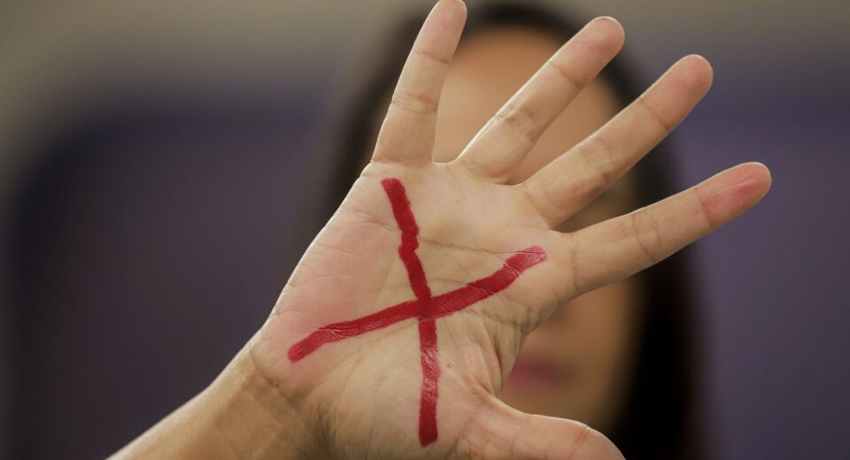 OMS: 840 milhões de mulheres no mundo foram alvo de violência