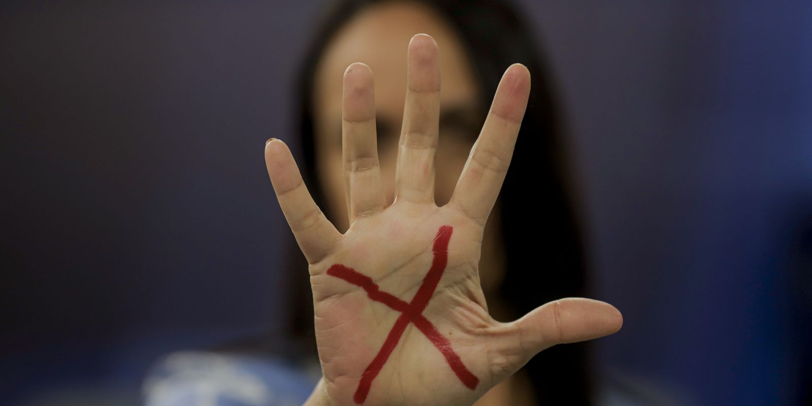 Caminhos da Reportagem traz mulheres que romperam violência doméstica