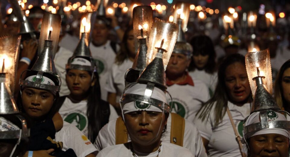 Extrativistas marcham na COP por reconhecimento na proteção florestal