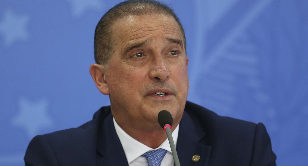 Problemas com descontos era recorrente, diz ministro de Bolsonaro