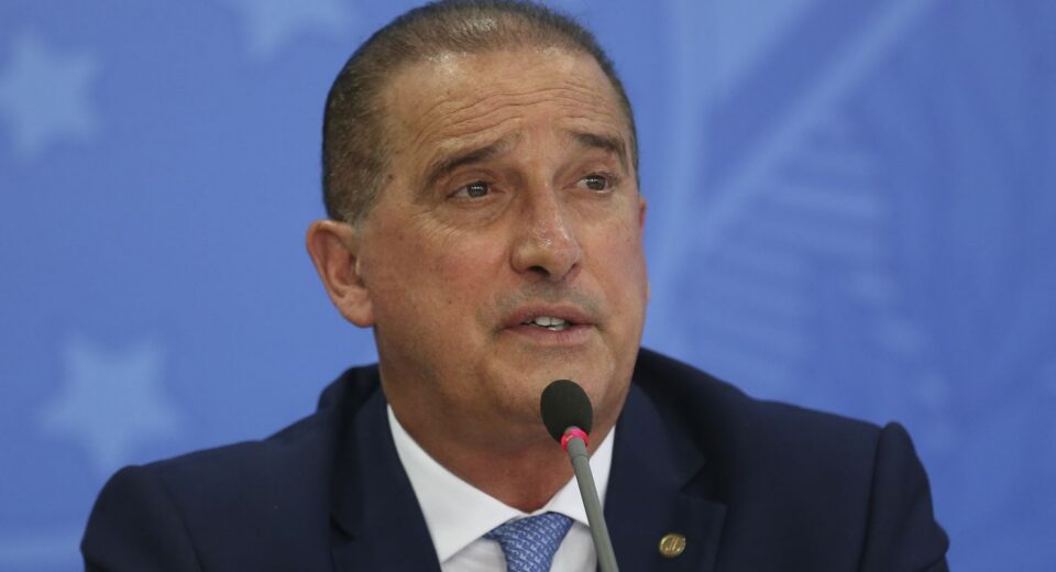 Problemas com descontos era recorrente, diz ministro de Bolsonaro