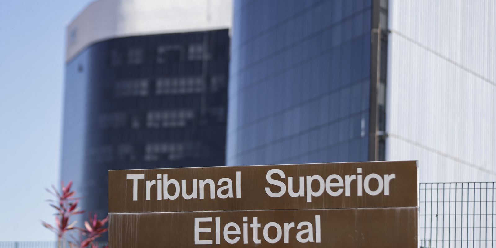 TSE julga hoje processo que pede cassação do governador do Rio