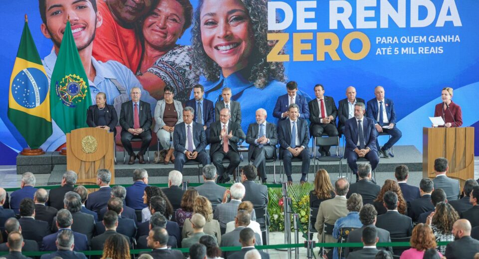 Lula sanciona isenção do IR para quem ganha até cinco salários mínimos