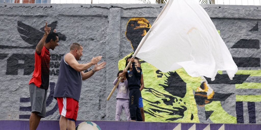 Governos do RJ e federal discutem formas de reduzir entrada de armas