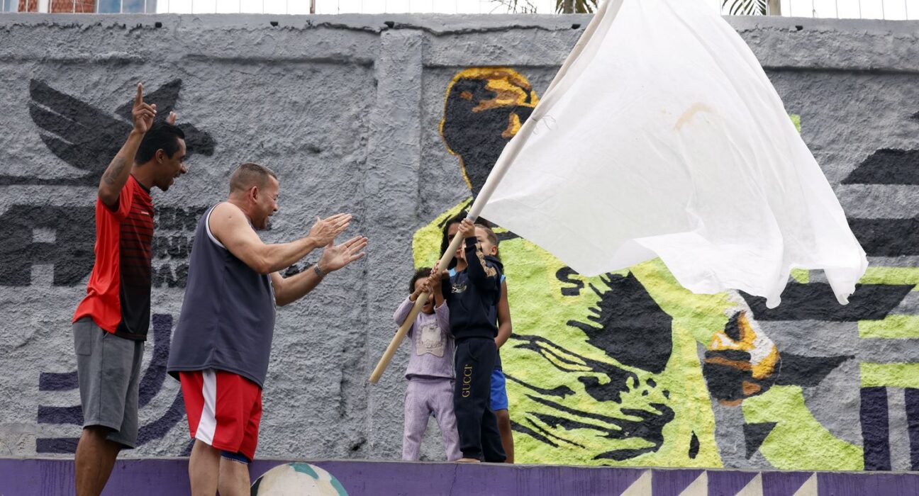 Governos do RJ e federal discutem formas de reduzir entrada de armas