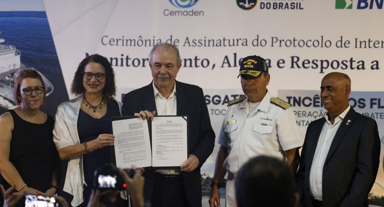 BNDES, Marinha e Cemaden fecham acordo para resposta a desastres