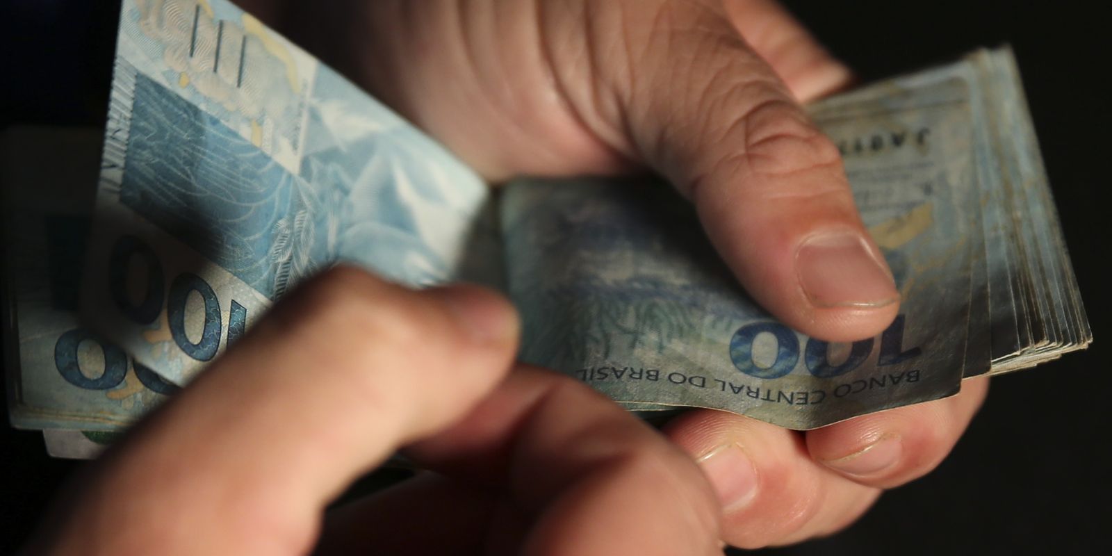 Poupança tem retirada líquida de R$ 9,7 bilhões em outubro