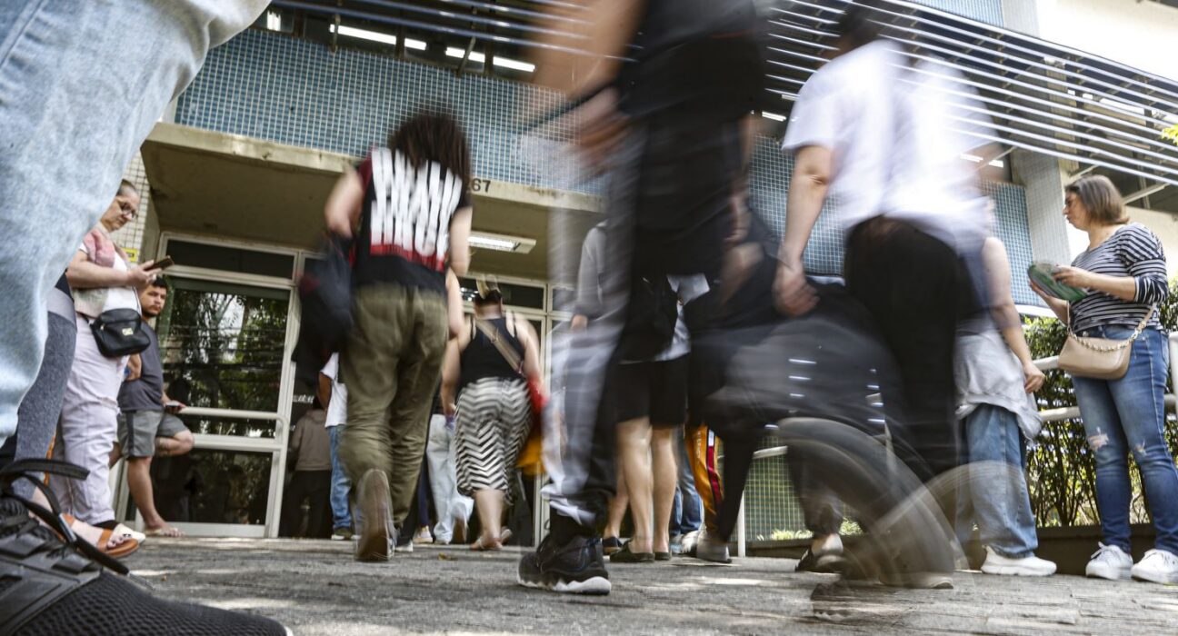 Entenda como é calculada a nota das provas objetivas do Enem 2025