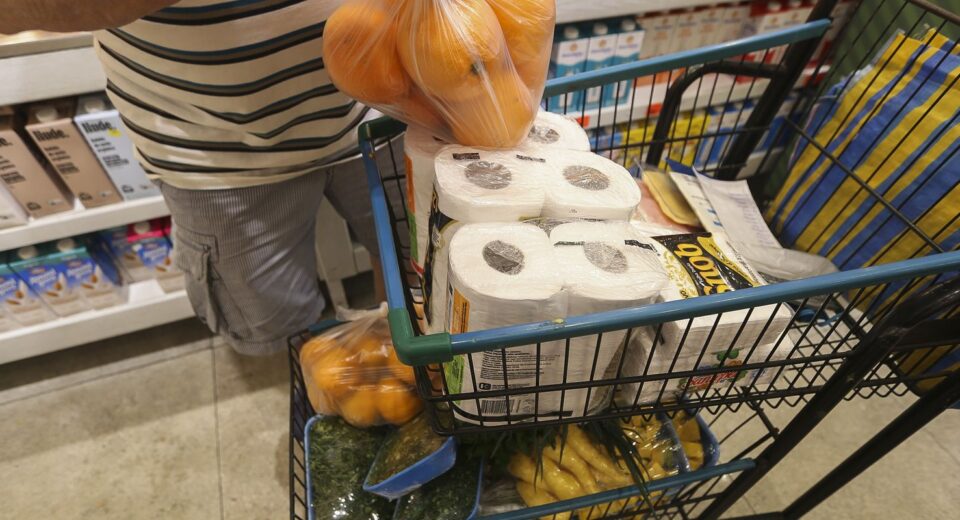 Governo federal reajusta auxílio-alimentação de servidores em 17,5%