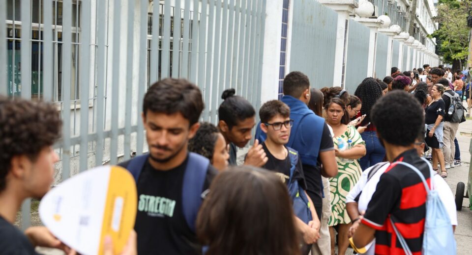 Candidatos relatam expectativa para 2º dia de prova do Enem 2025