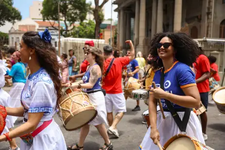 Rio de Janeiro (RJ), 20/11/2025 – Cortejo da Tia Ciata em comemoração do Dia da Consciência Negra percorre ruas do centro do Rio de Janeiro. Foto: Tomaz Silva/Agência Brasil
