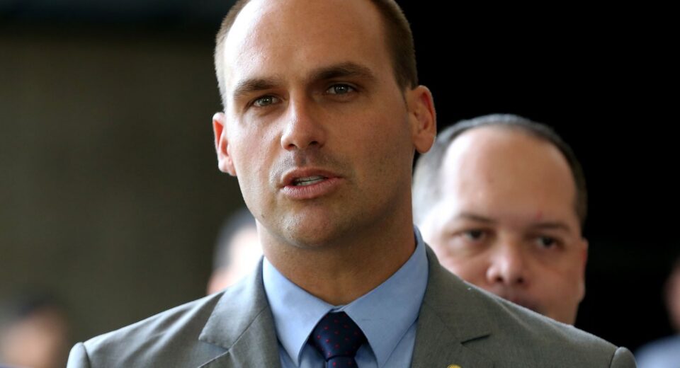 STF marca julgamento de denúncia contra Eduardo Bolsonaro por coação