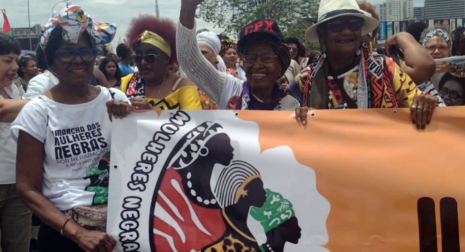 Centenárias em marcha: mulheres negras mostram força do movimento