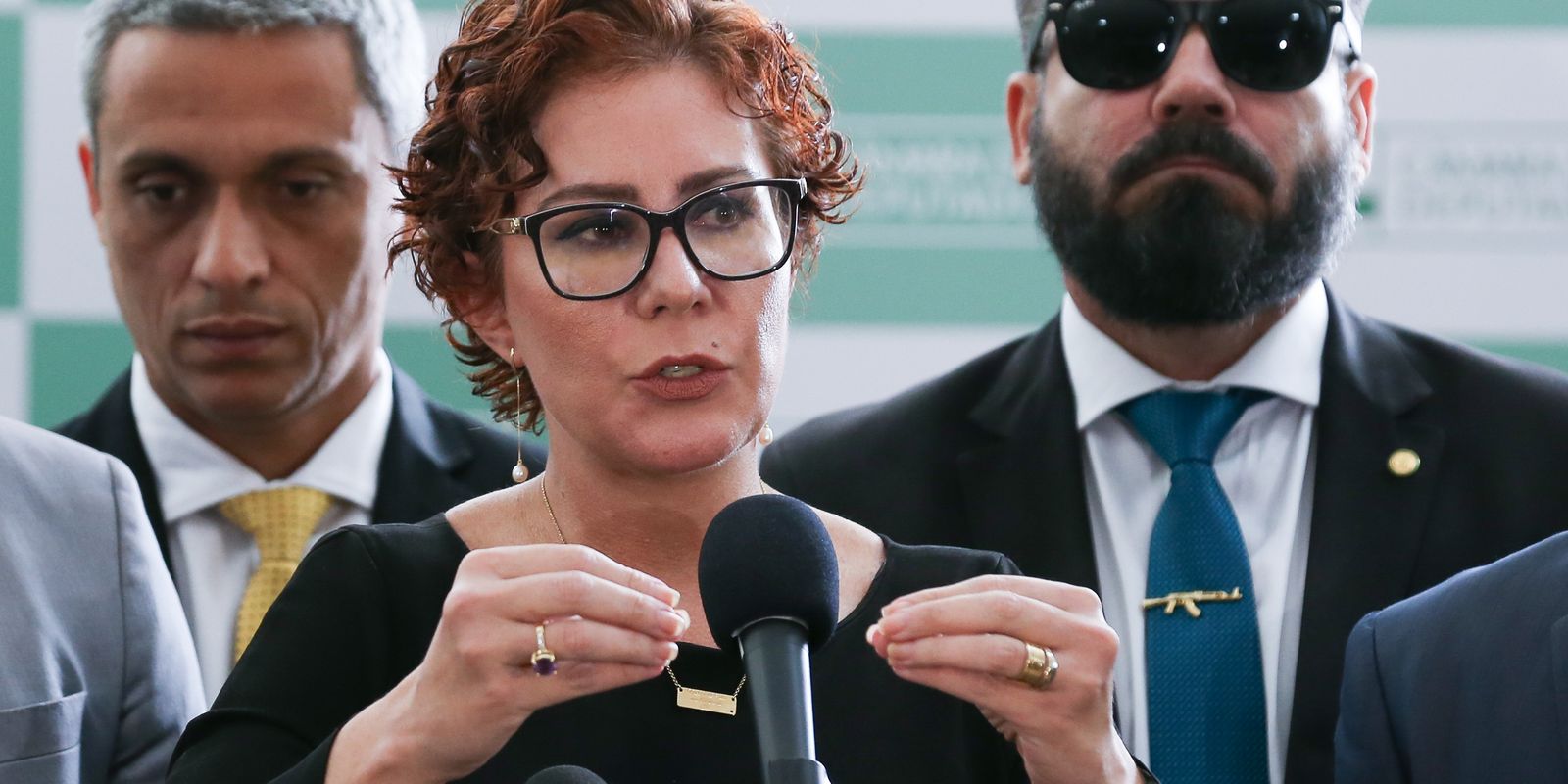 Zambelli deve ficar presa em Brasília se for extraditada pela Itália