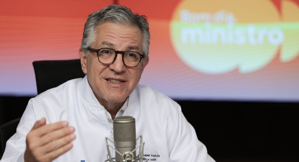 “Estamos vencendo essa batalha”, diz Padilha sobre vacinação
