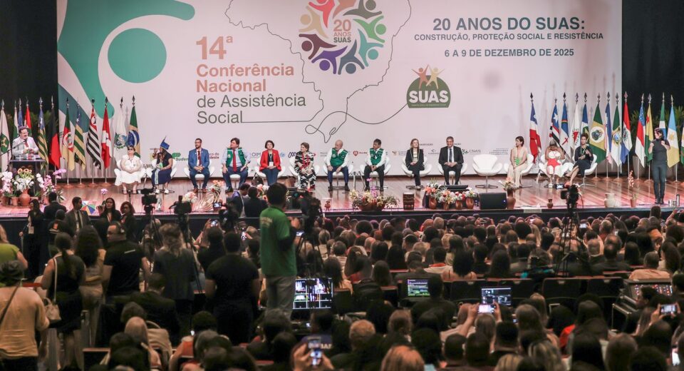 Lula propõe reunião dos Poderes para tratar de feminicídio