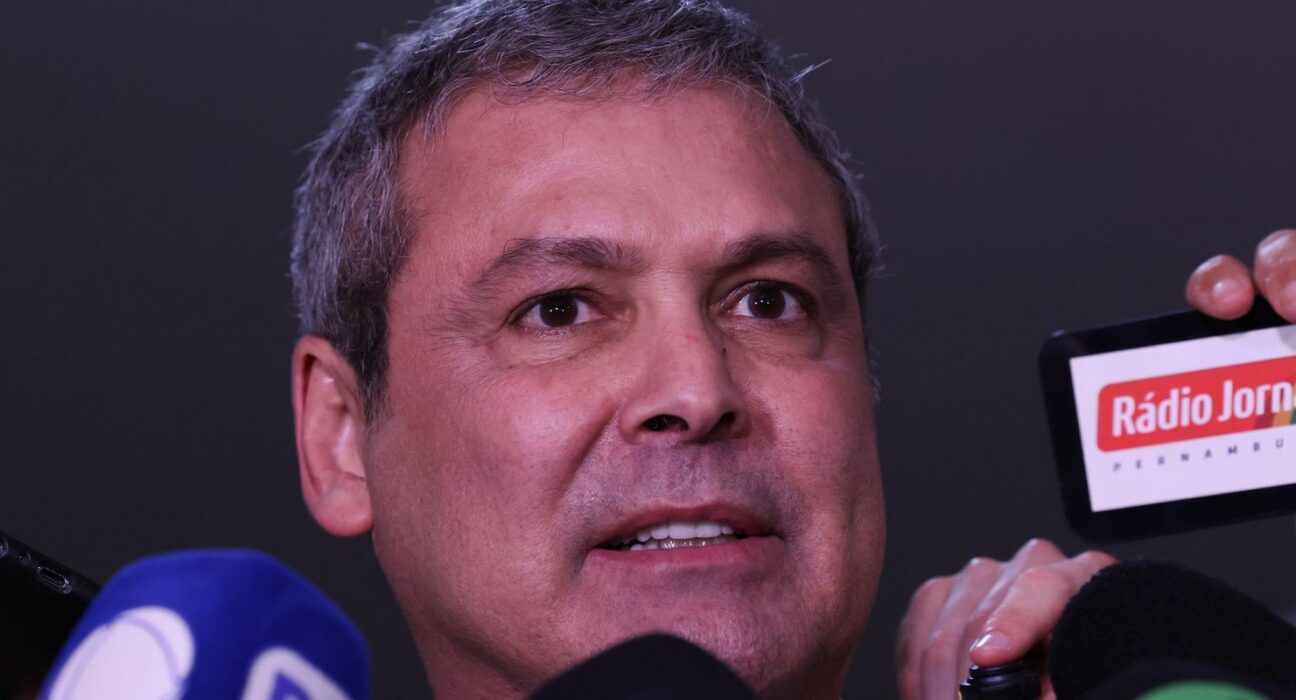 Líder do PT considera escandalosa decisão de votar PL da dosimetria