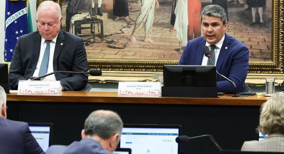 Pedido de vista adia votação de parecer sobre mandato de Zambelli