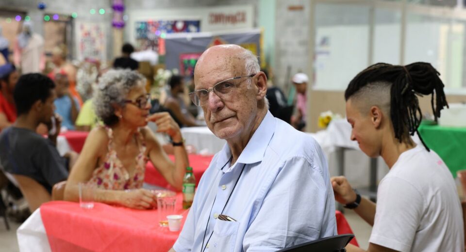 Júlio Lancelotti promove almoço de natal para moradores de rua em SP