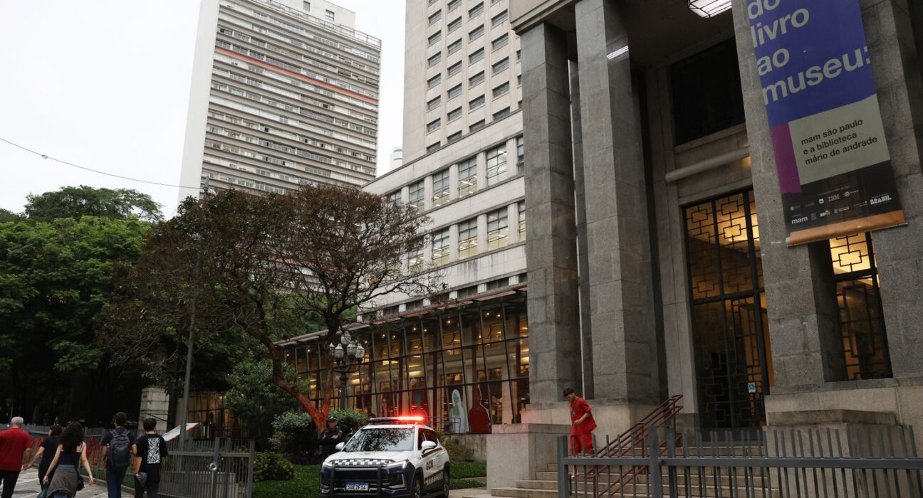 Mulher é presa suspeita de ajudar em roubo de obras de arte em SP