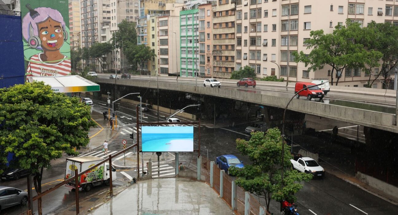 Estado de SP deve ter chuva e ventos intensos até a próxima terça