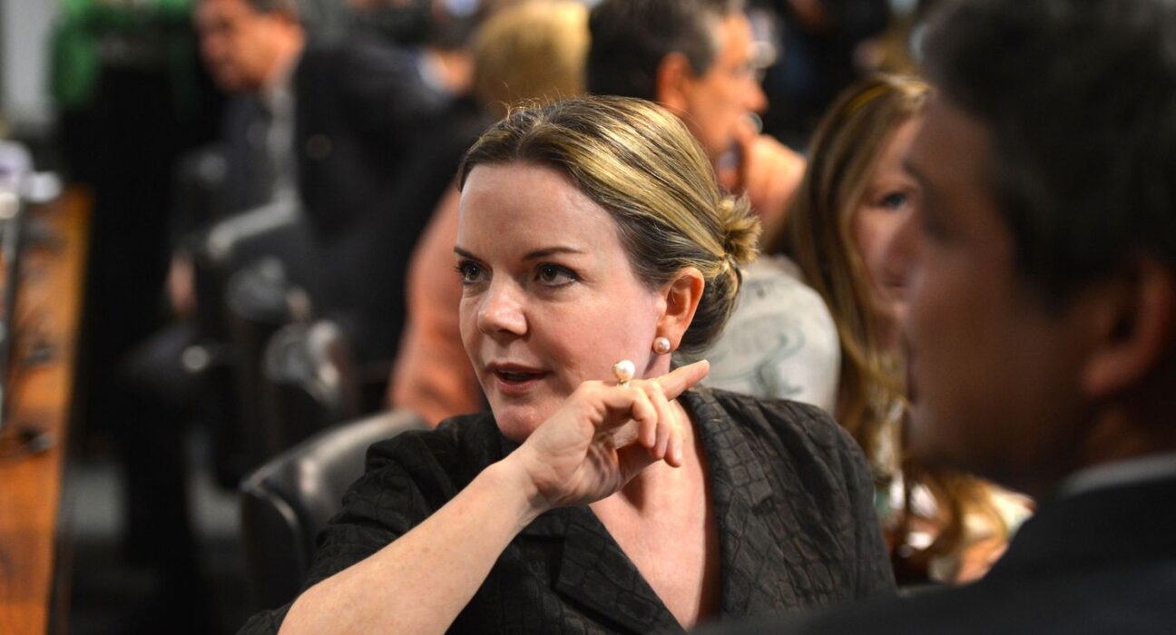 Gleise culpa Selic pela dívida pública e não as despesas do governo