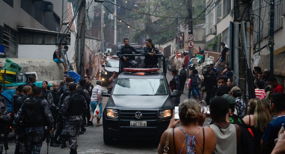 Deputado vai à Justiça para derrubar “gratificação faroeste” no Rio