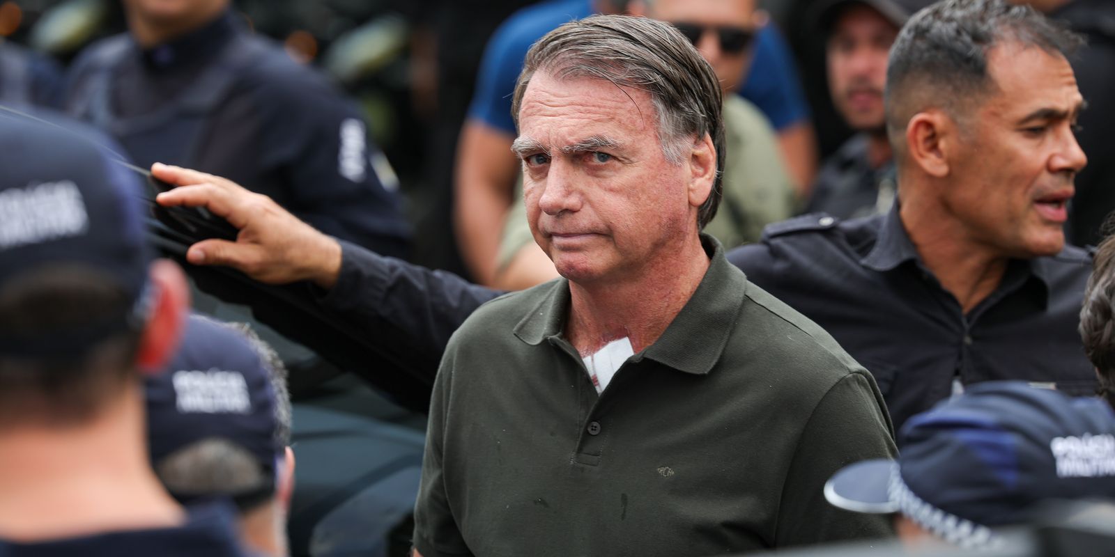 Defesa de Bolsonaro reitera pedido por cirurgia e prisão domiciliar