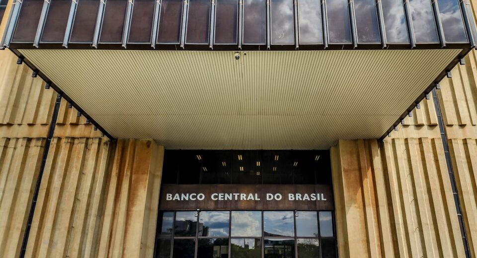 BC mantém juros básicos em 15% ao ano pela quarta vez seguida