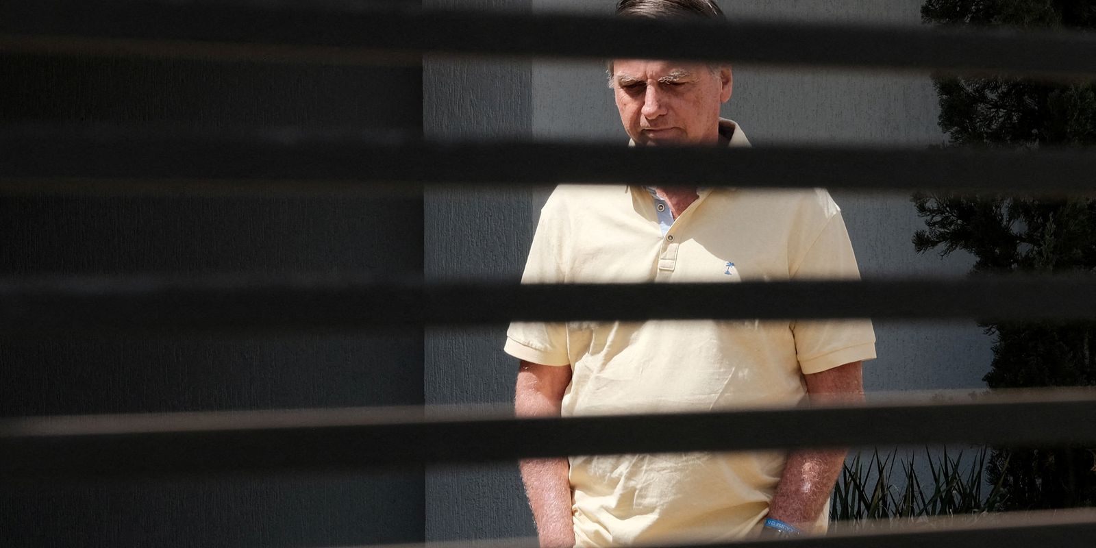 Bolsonaro inicia reabilitação pós-operatória