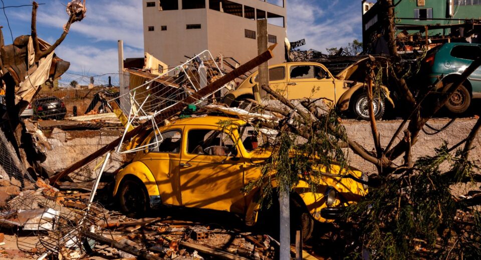 Grupo vai acompanhar ações em áreas atingidas por tornado no Paraná