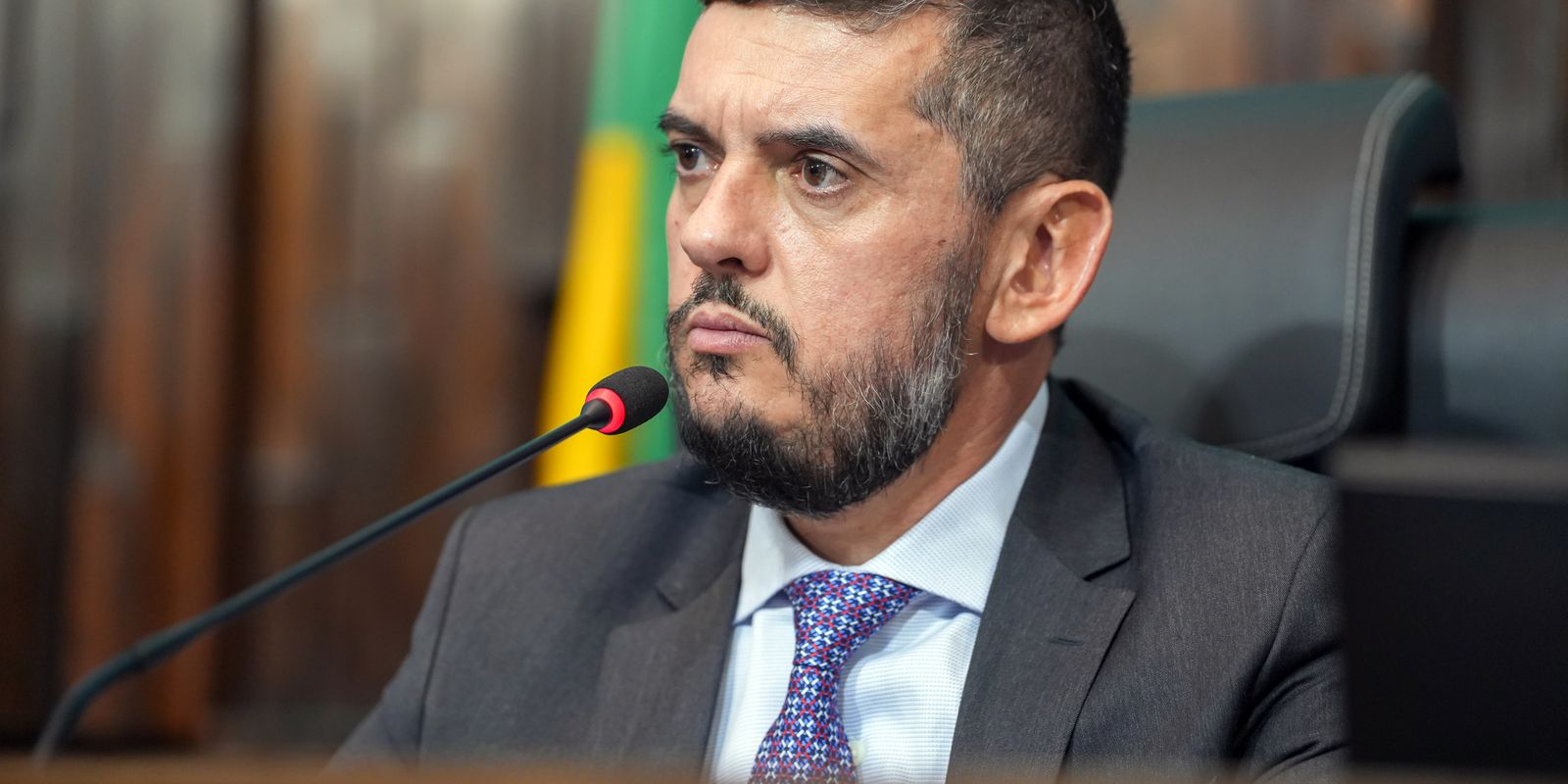 Após colocar tornozeleira eletrônica, Rodrigo Bacellar é solto no Rio