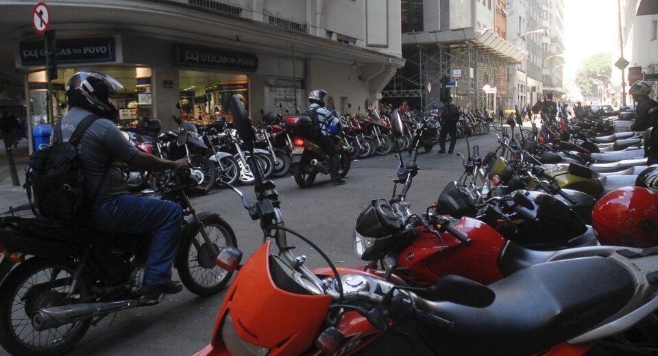 Saiba como registrar veículo ciclomotor; prazo vai até quarta-feira