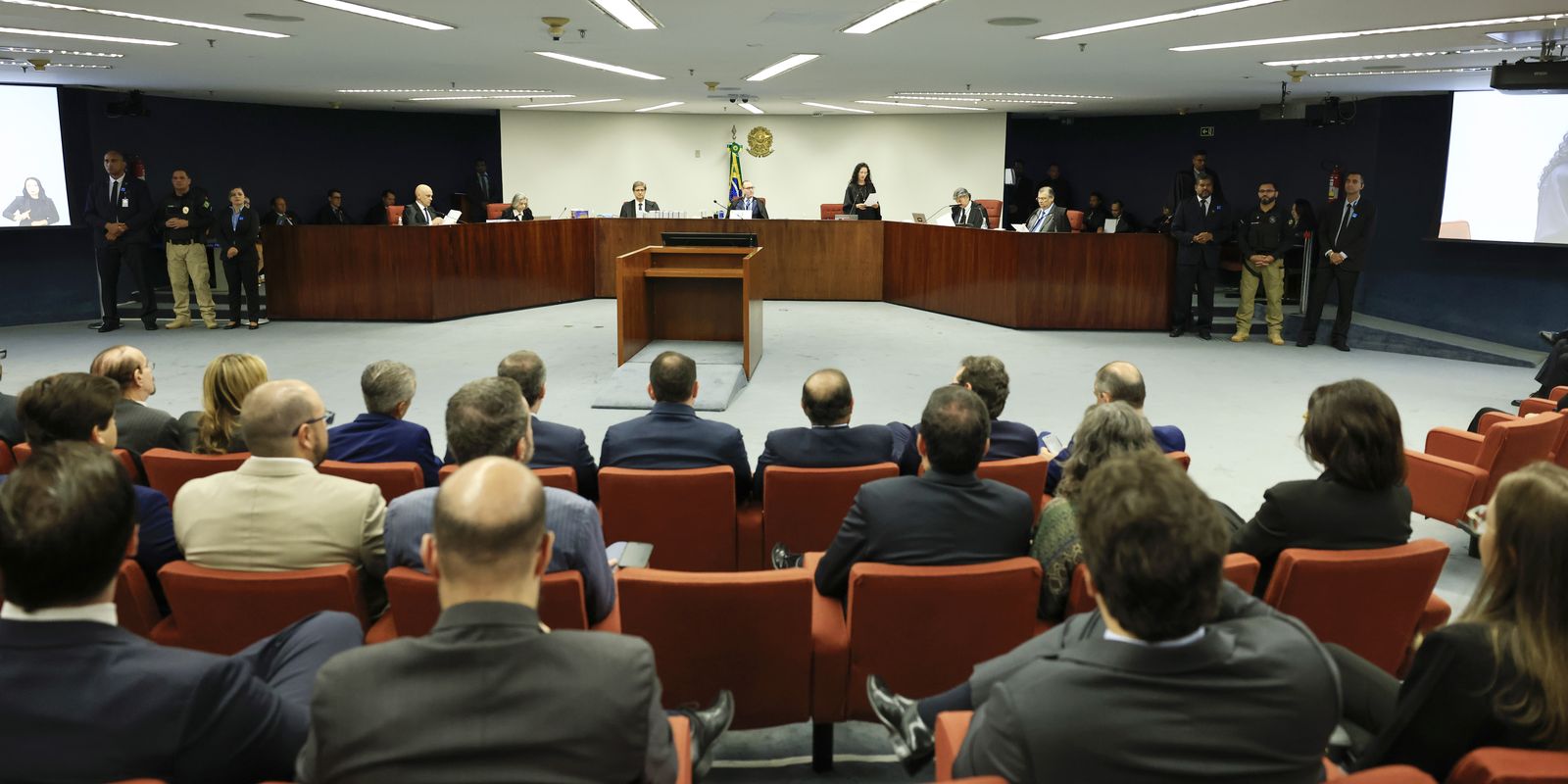 STF: julgamento pode condenar mais seis réus pela trama golpista