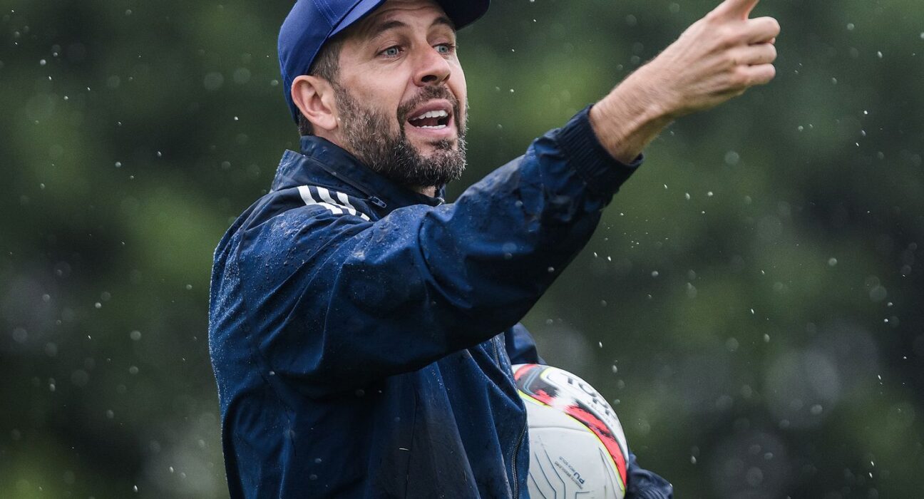 Internacional anuncia a contratação do uruguaio Paulo Pezzolano